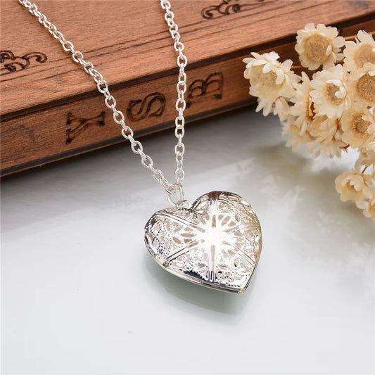 Heart-Shaped Photo Frame Pendant Necklace Charm Openable Locket Necklaces Women Men Jewelry New Brand Fashion Jewelry Gift