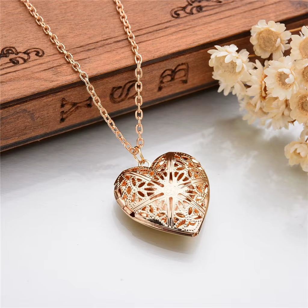 Heart-Shaped Photo Frame Pendant Necklace Charm Openable Locket Necklaces Women Men Jewelry New Brand Fashion Jewelry Gift